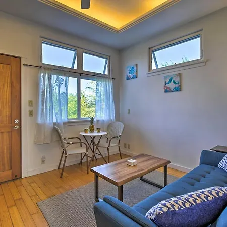 Kailua-Kona Cottage Less Than 1 Mile To Magic Sands Beach!
